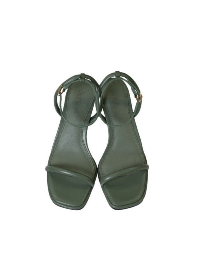 Cla strap sandal – ClaSTEllaR