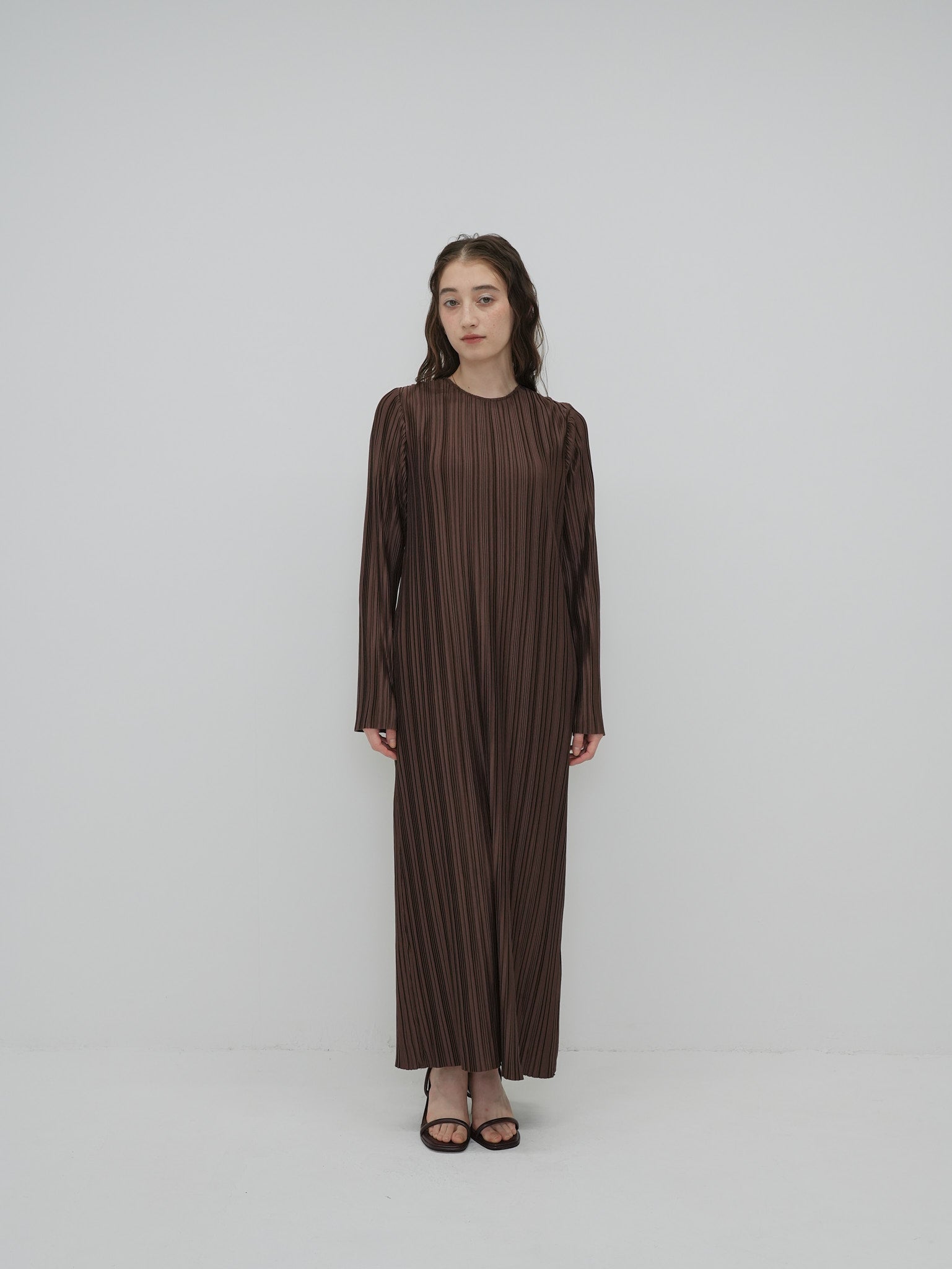 Pleated long dress – ClaSTEllaR