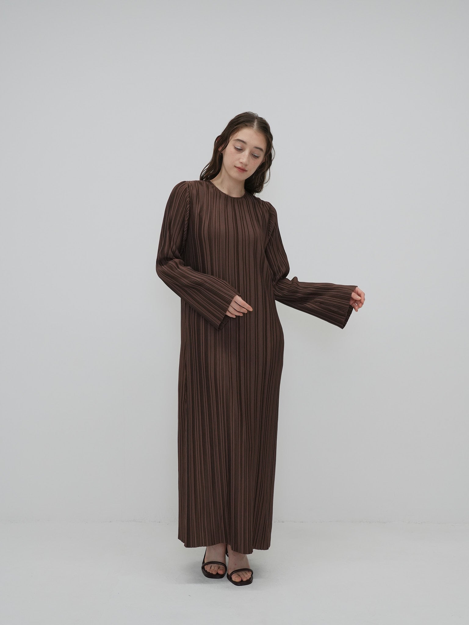 Pleated long dress – ClaSTEllaR