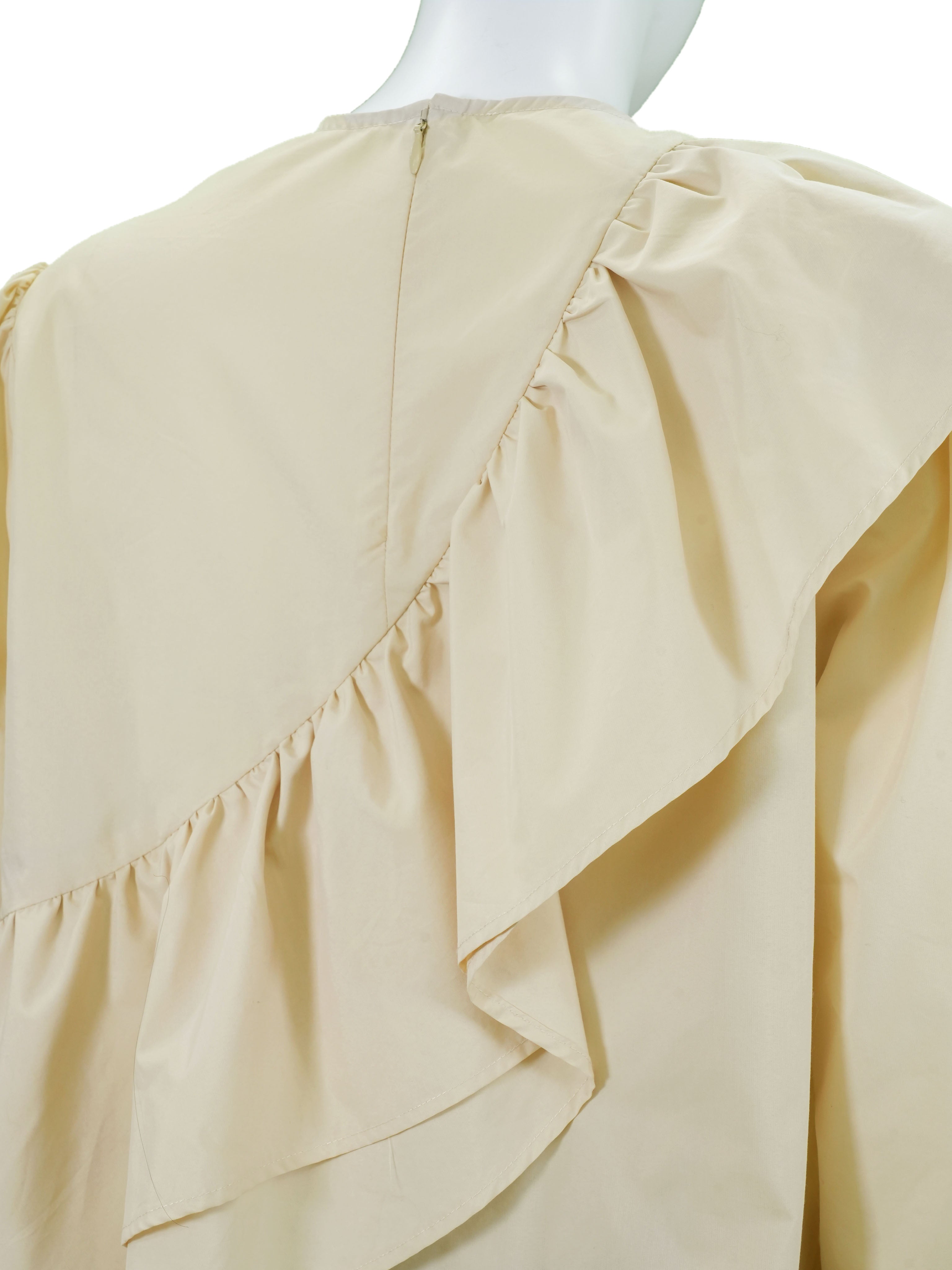 round frill blouse – ClaSTEllaR